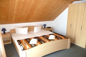 Room - Holiday home in Schöna with swimming pool (Schöna)