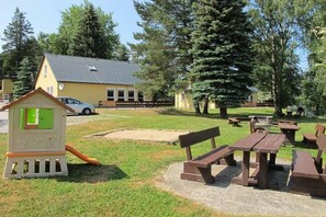 Outdoor dining - Holiday home in Schöna with swimming pool (Schöna)