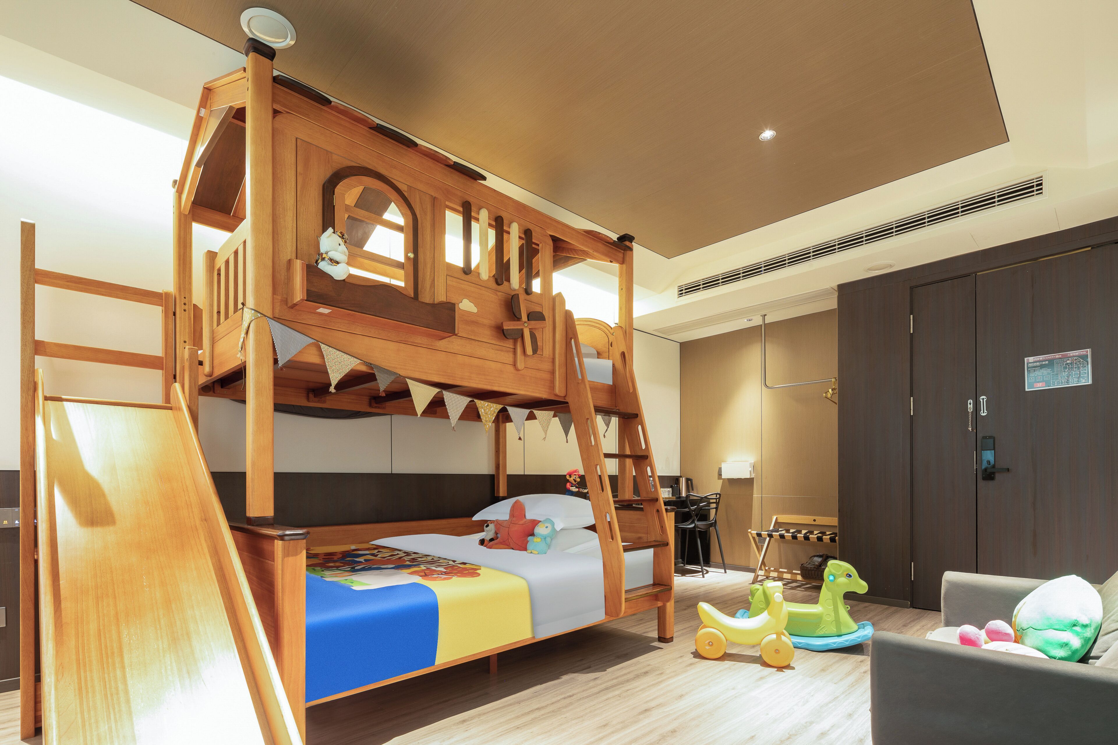 Signature Suite, City View