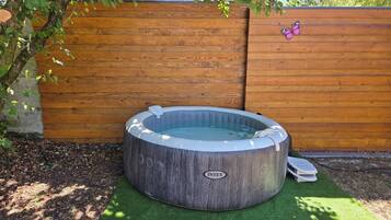 Outdoor spabad