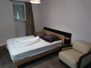 Room - Vrbo Property (Puy-l'Évêque)