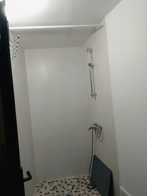 Bathroom - Vrbo Property (Puy-l'Évêque)