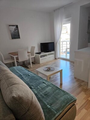 Apartment, 1 Bedroom, Non Smoking, Balcony | Ruang tamu