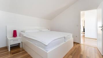 In-room safe, free WiFi