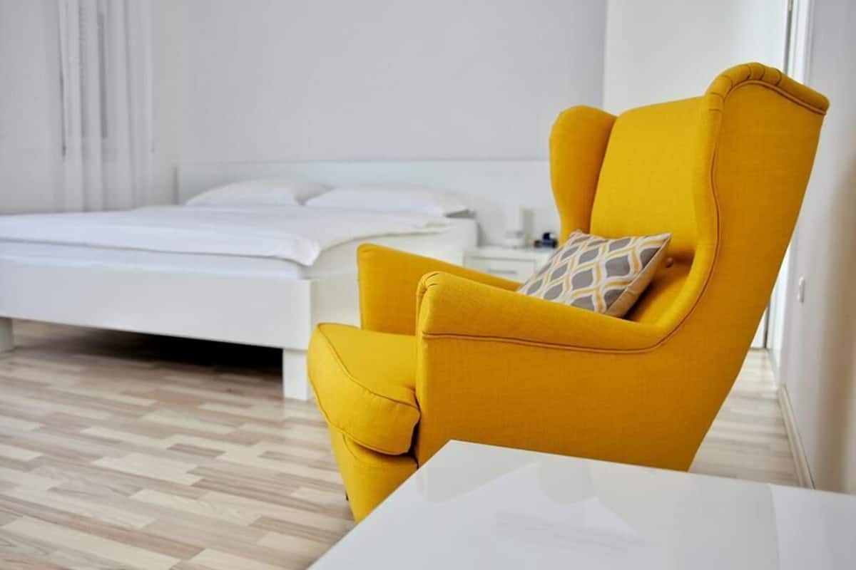 Deluxe Apartment, 2 Bedrooms, Balcony, Sea View | Peti besi dalam bilik, Wi-fi percuma 