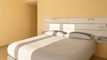 Luxury Double Room, Balcony, Sea View | WiFi (free)