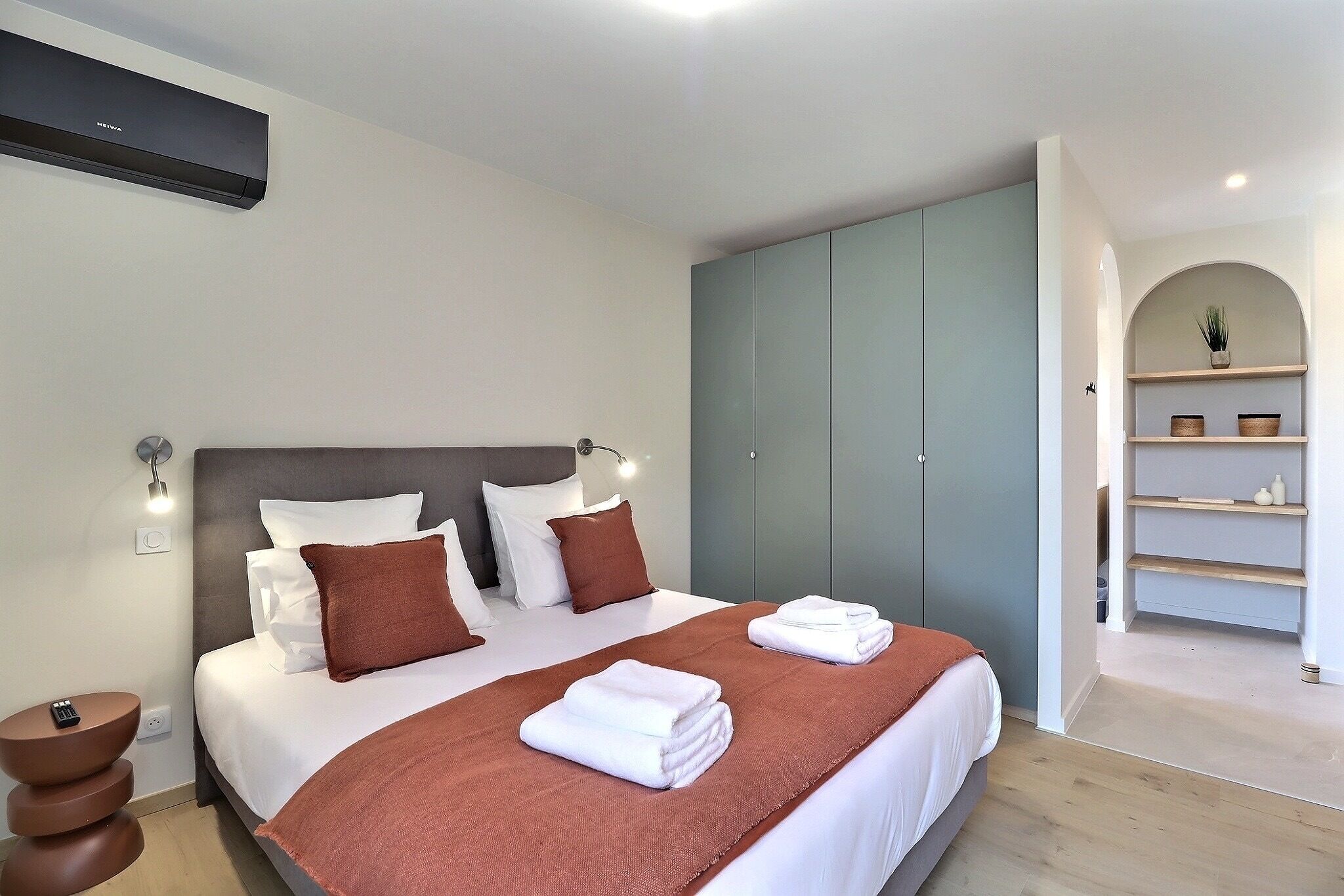Comfort Villa, Mountain View | Premium bedding, memory foam beds, iron/ironing board, cribs (free)