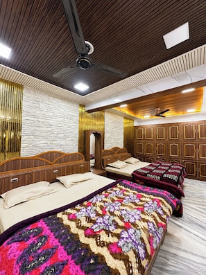 Hypo-allergenic bedding, soundproofing, free WiFi - Hotel Maheshwari Palace & Banquet (Tehri)