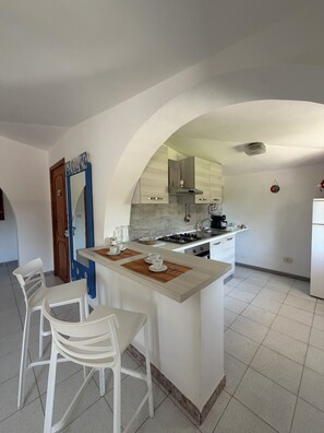 Private kitchen - Blue House - Panoramic View of the Gulf of Asinara (Sardegna)