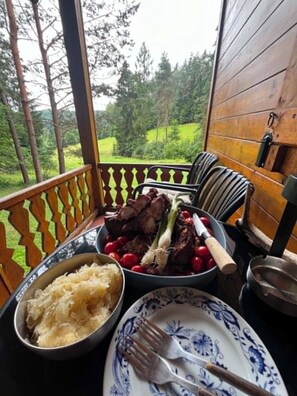 Ulkoruokailutilat