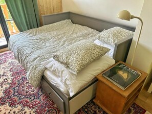1 bedroom, iron/ironing board, WiFi, bed sheets