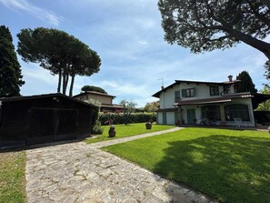 Exterior - Vrbo Property (Forte dei Marmi)