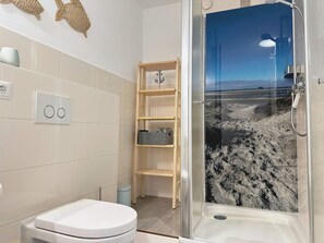 Bathroom - Vrbo Property (Sankt Peter-Ording)