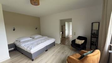 1 Schlafzimmer, Bügeleisen/Bügelbrett, kostenloses WLAN, Bettwäsche