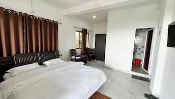 Kamar Double | Kedap suara dan Wi-Fi gratis
