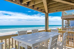 Outdoor dining - Dunebeg - Cozy 3BR Oceanfront Townhome (North Topsail Beach)
