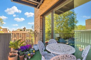 Outdoor dining - Bright, spacious, amazing 2 bed flat in Hackney (London)