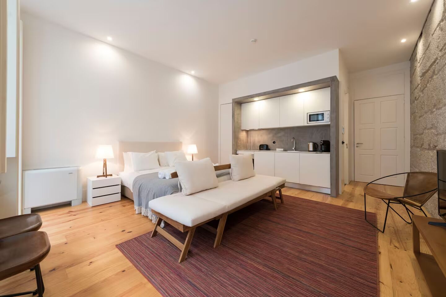 WiFi (free), bed sheets