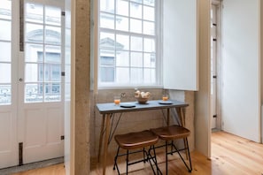 Dining - Vrbo Property (Porto)