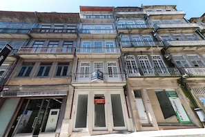 Exterior - Vrbo Property (Porto)
