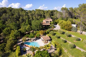 Exterior - 3-bedroom paradise near Lorgues with luxurious pool & poolhouse in a lush garden (Draguignan)