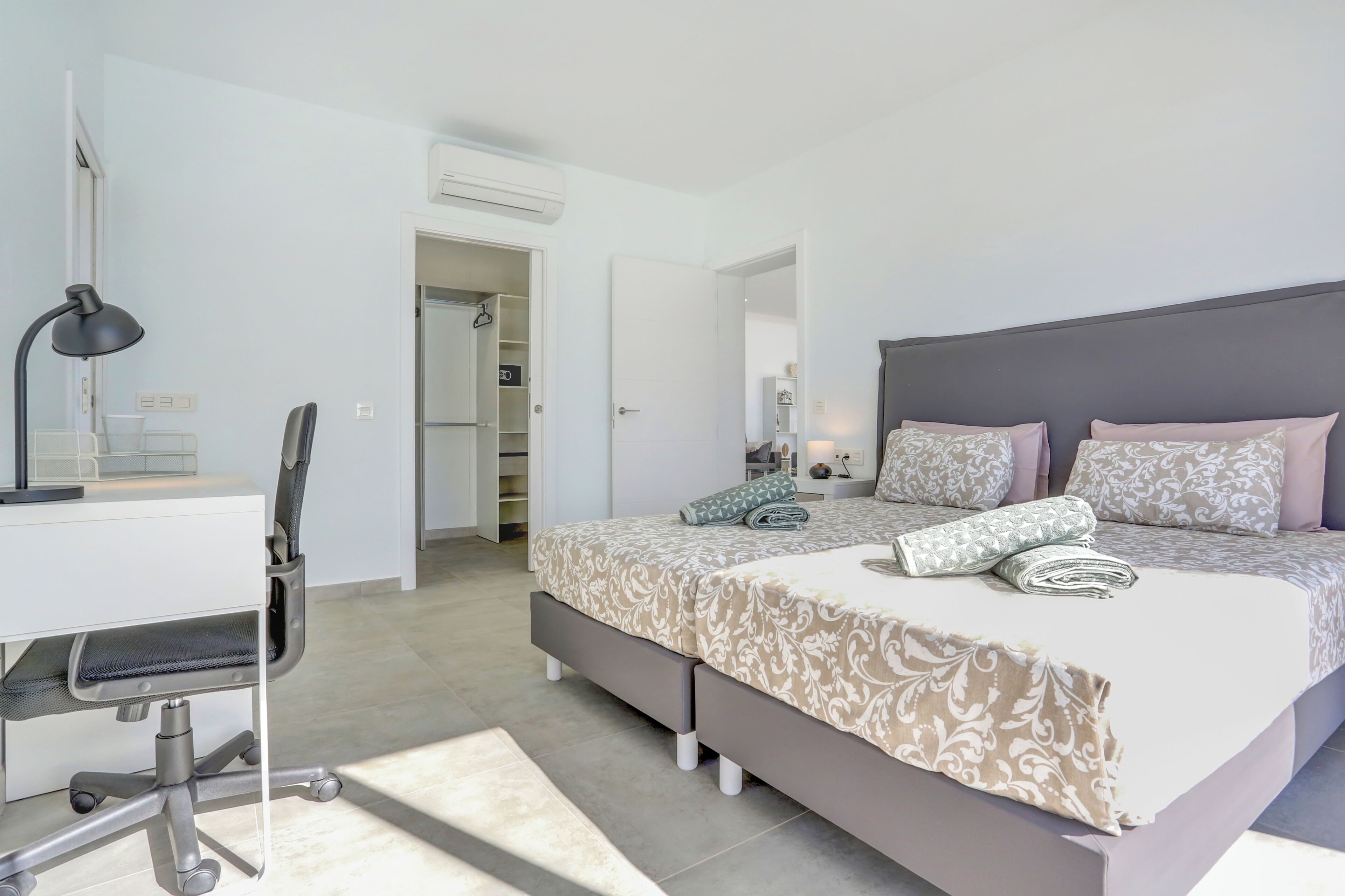 4 Schlafzimmer, Bügeleisen/Bügelbrett, WLAN, Bettwäsche