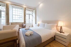 Room - Vrbo Property (Porto)