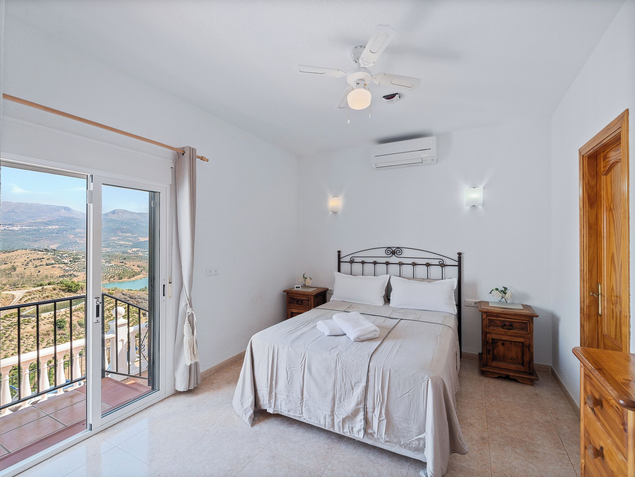 4 bedrooms, WiFi, bed sheets