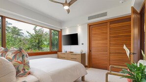 Room - Waiulu Villa 111D – Elegant & Updated | Onsite Staff & Daily Housekeeping (Kailua Kona)