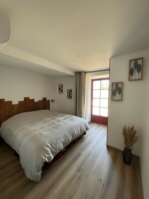 Room - Vrbo Property (Argentonnay)