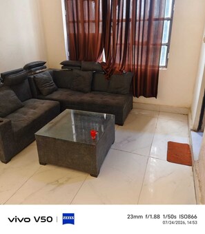 Deluxe Double Room | Living area - Hotel Kasa Stays Near DTU Rohini  (New Delhi)