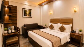 Deluxe Double Room | Desk, laptop workspace, WiFi (free)