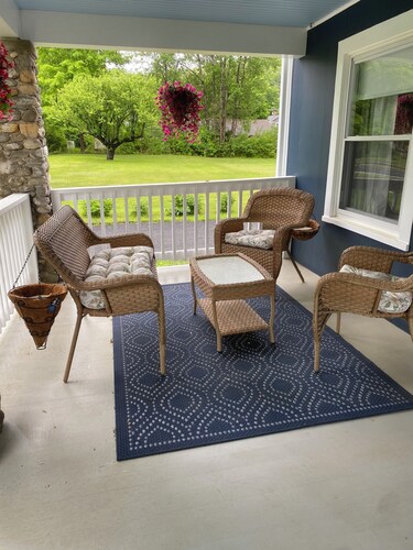 Lovely 4-bedroom farmhouse with AC in charming Falls Village