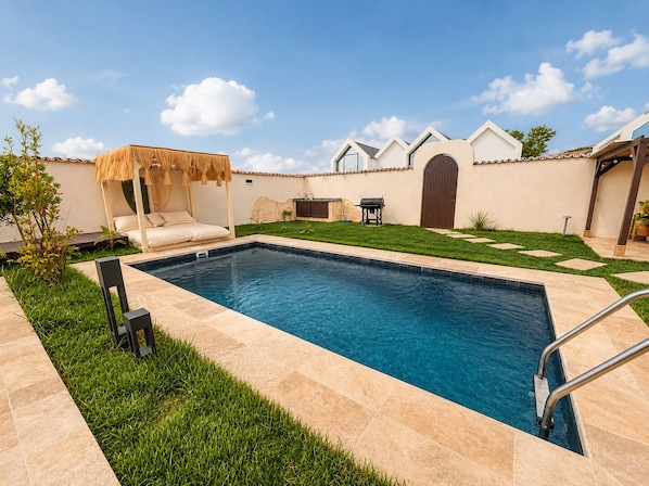 6 piscines extérieures