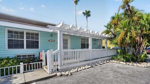 Exterior - Tradewinds #31 –  Walk to the Beach • Bayfront Community Pool (Bradenton Beach)