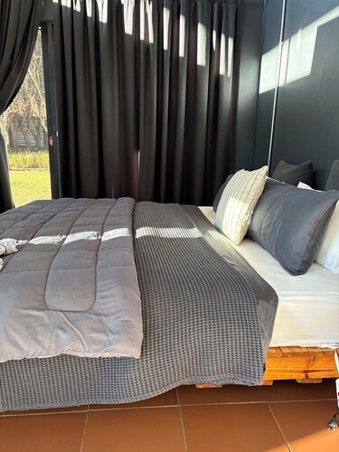 8 @ Mill Lane • Hartbeespoort Guesthouse • Hot Tub & Mountain Views