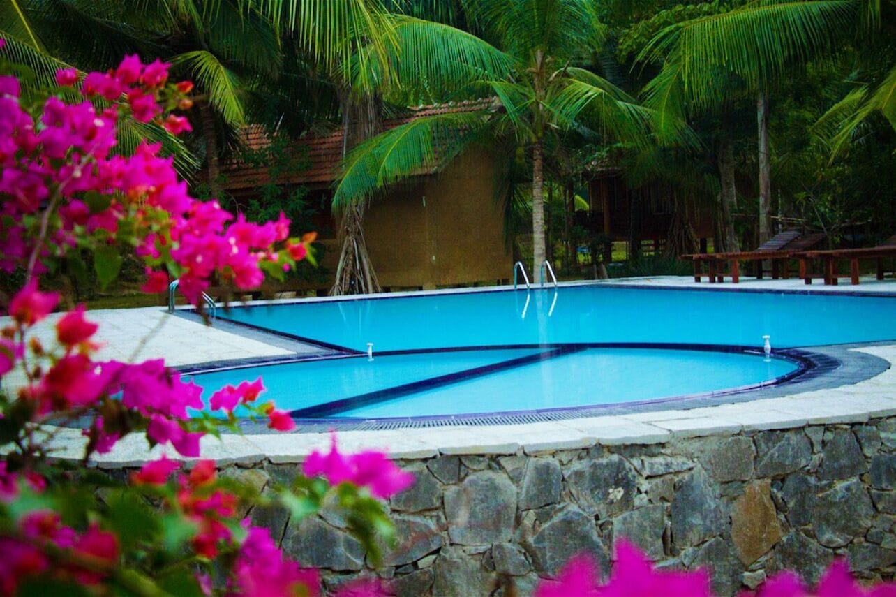 Indoor pool, outdoor pool