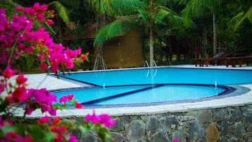 Indoor pool, outdoor pool