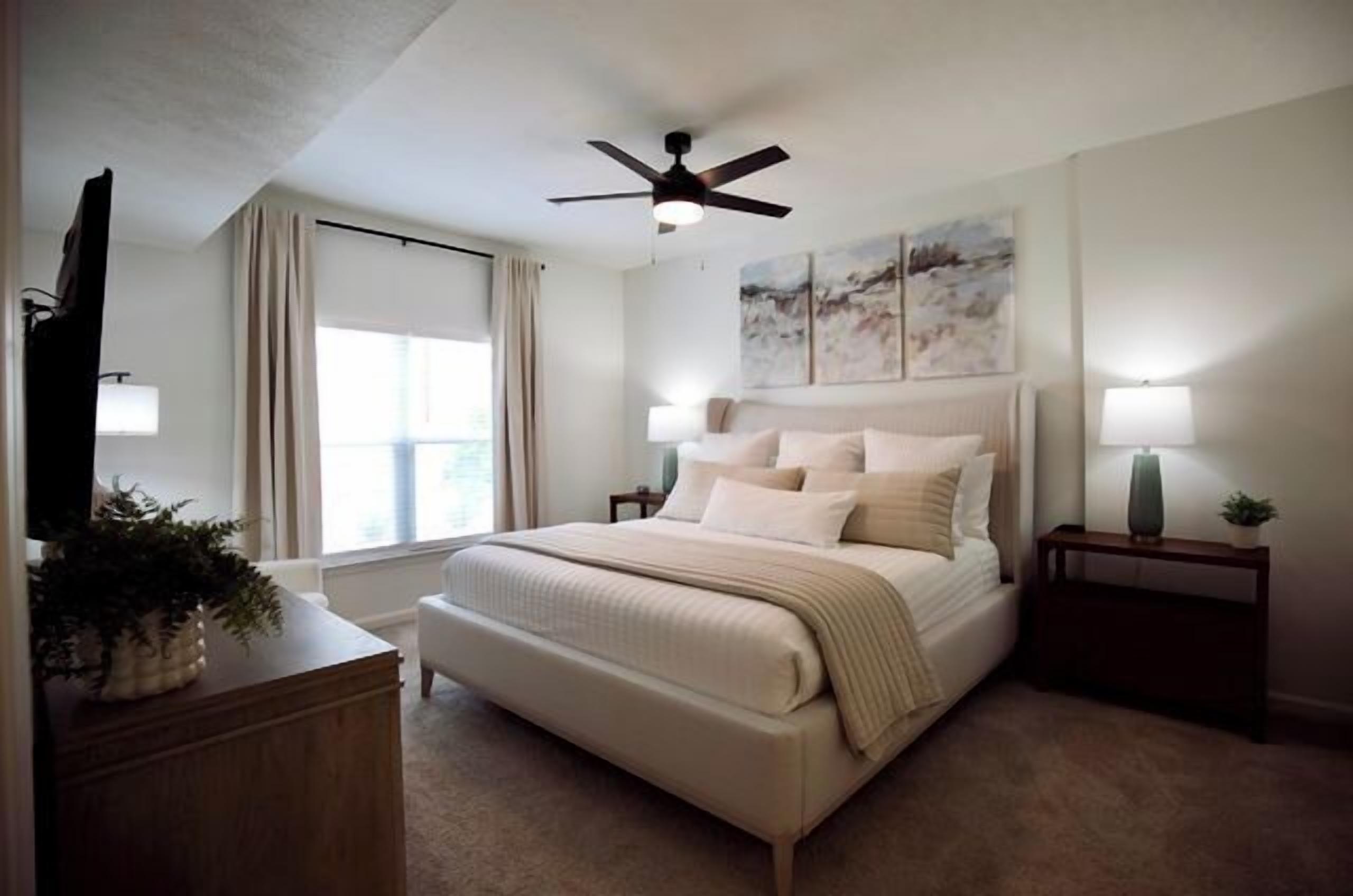 3 bedrooms, iron/ironing board, travel crib, internet