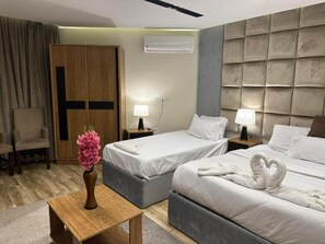 In-room safe, desk, soundproofing, iron/ironing board - city plaza pyramid view (giza)