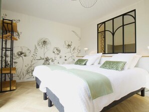 Room - Renovated cottage in serene countryside (Saint-Père-en-Retz)
