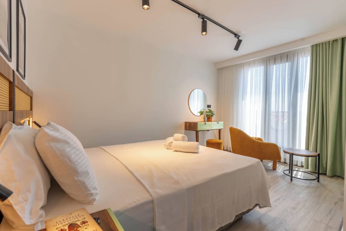 Deluxe Triple Room, Balcony, Sea View | In-room safe, soundproofing, WiFi (free)