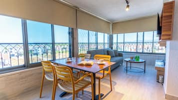 Studiosvit för familj - utsikt mot bergen | Restauranger