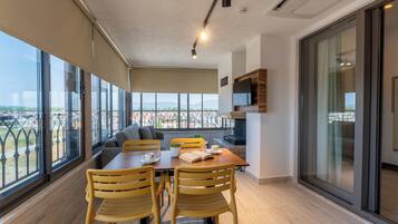 Familien-Studiosuite, Bergblick | Speisen