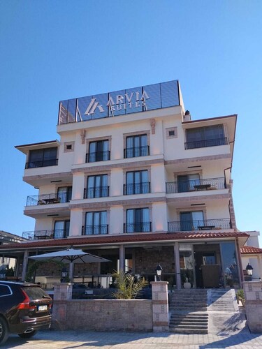 ARVIA SUITES