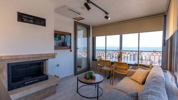 Familien-Studiosuite, Meerblick | Wohnbereich