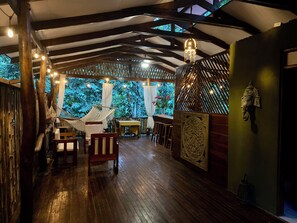 Outdoor dining - Fabulous 3-bedroom house in Cocles awaits you! (Puerto Viejo de Talamanca)