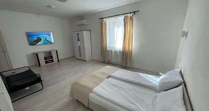 Chill House Deva Studio C