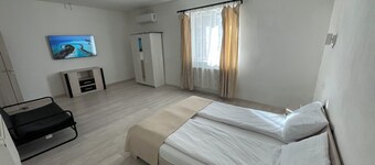 Chill House Deva Studio C