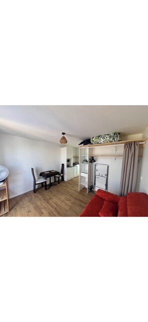 Living area - Vrbo Property (Talmont-Saint-Hilaire)